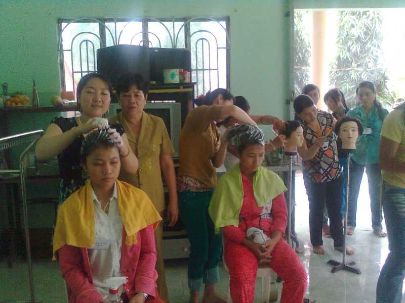 Lớp uốn tóc phường Trà An - Bình Thủy