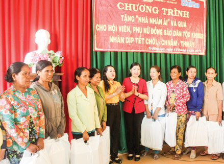 Hỗ trợ phụ nữ dân tộc Khmer