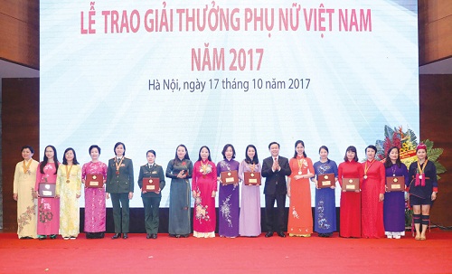 Tôn vinh những phụ nữ sáng tạo, đóng góp tích cực cho xã hội