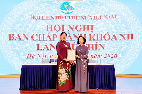 Đồng chí Hà Thị Nga được bầu làm Chủ tịch Hội Liên hiệp Phụ nữ Việt Na...