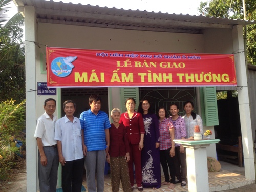 Hội LHPN quận Ô Môn: Bàn giao “Mái ấm tình thương”