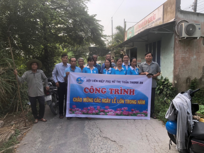 Hội Liên hiệp Phụ nữ thị trấn Thạnh An, huyện Vĩnh Thạnh thực hiện công trình chào mừng kỷ niệm các ngày lễ lớn