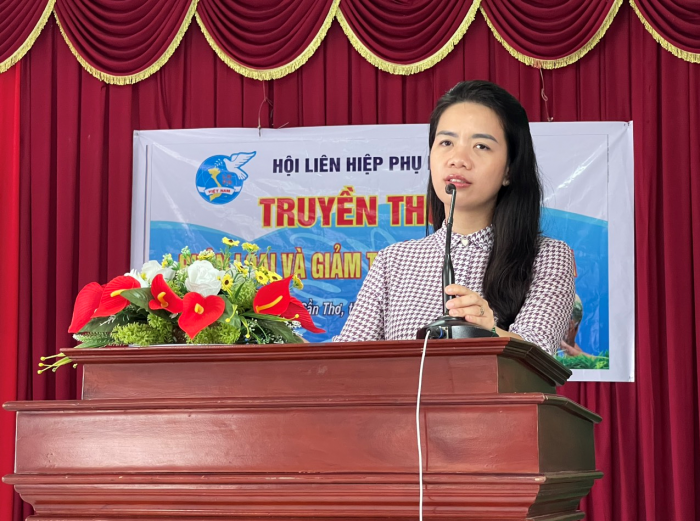 Trung ương Hội Liên hiệp Phụ nữ Việt Nam truyền thông phân loại và giảm thiểu rác thải nhựa tại huyện Vĩnh Thạnh