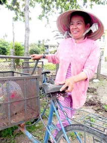 Thân cò lặn lội vì con