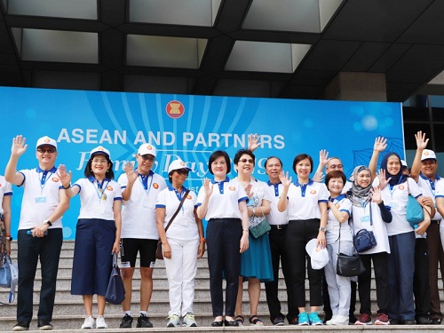 Phụ nữ thắt chặt tình đoàn kết đại gia đình ASEAN và các đối tác