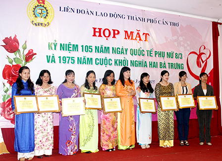 Những bông hoa “Hai giỏi”