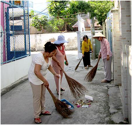 Phụ nữ tham gia giữ gìn vệ sinh môi trường Nhiều mô hình hay, hiệu quả