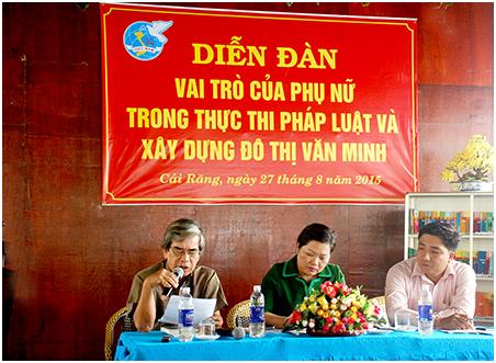 Phụ nữ thực thi pháp luật và tham gia xây dựng đô thị văn minh