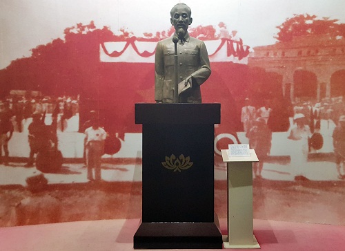 Kỷ niệm 73 năm Quốc khánh 2/9: Vận dụng phong cách Hồ Chí Minh trong x...