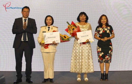 PHỤ NỮ TIÊU BIỂU: “Mẹ đẻ” của những giống lúa thích ứng vớ...