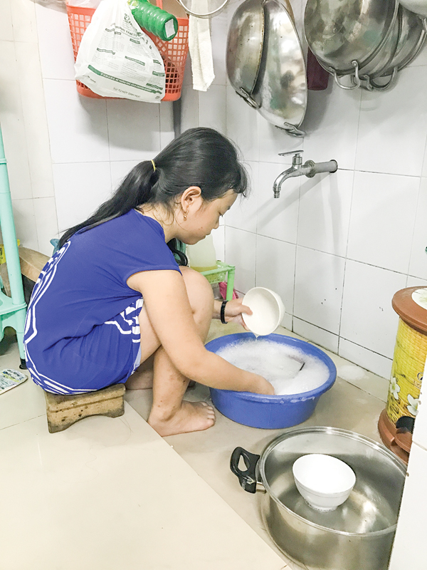 Dạy con làm việc nhà