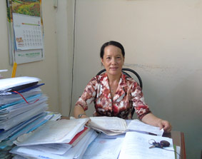 Tận tụy phục vụ nhân dân